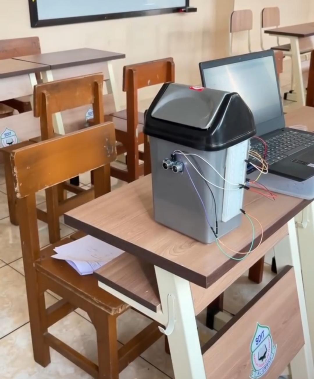 Proyek Kotak Sampah Cerdas SDIT Al-Ummah