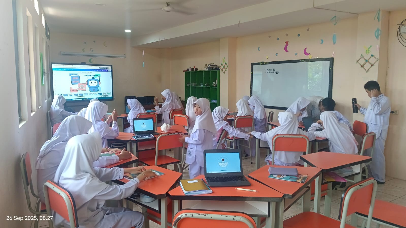 Pembelajaran koding dan kecerdasan artifisial SDIT Al-Ummah