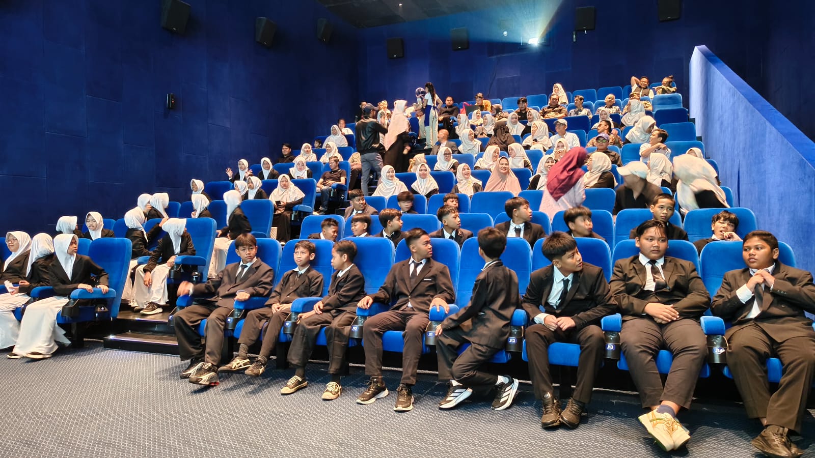 Suasana Student-Led Conference SDIT Al-Ummah di SAMs Studio Cibadak